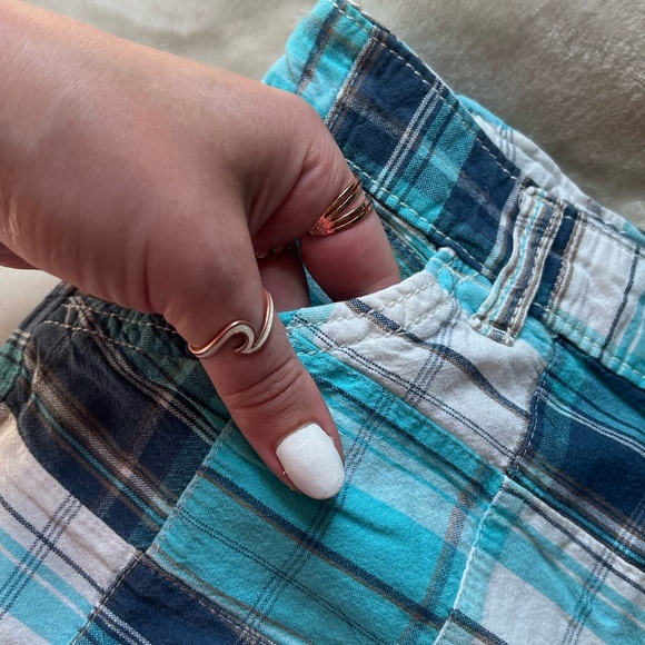 Old Navy Plaid Shorts - Picture 4 of 7